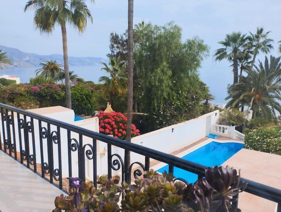 Beautiful 2 Bedroom In Calle Carabeo, نيرخا المظهر الخارجي الصورة