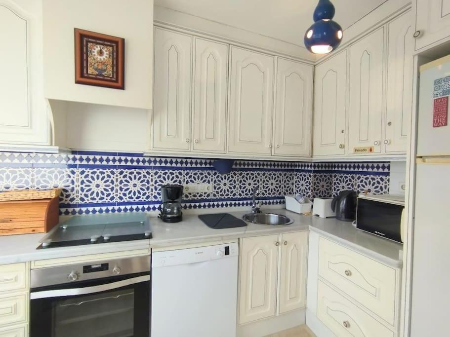 Beautiful 2 Bedroom In Calle Carabeo, نيرخا المظهر الخارجي الصورة