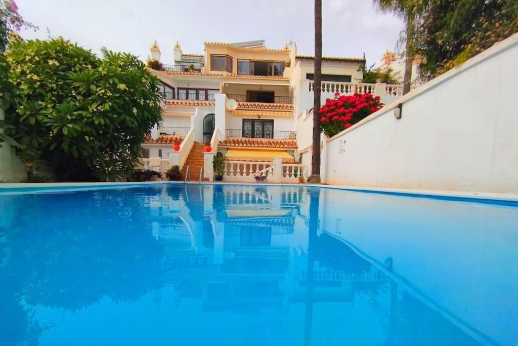 Beautiful 2 Bedroom In Calle Carabeo, نيرخا المظهر الخارجي الصورة