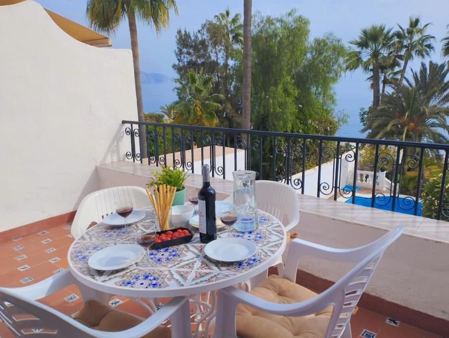 Beautiful 2 Bedroom In Calle Carabeo, نيرخا المظهر الخارجي الصورة