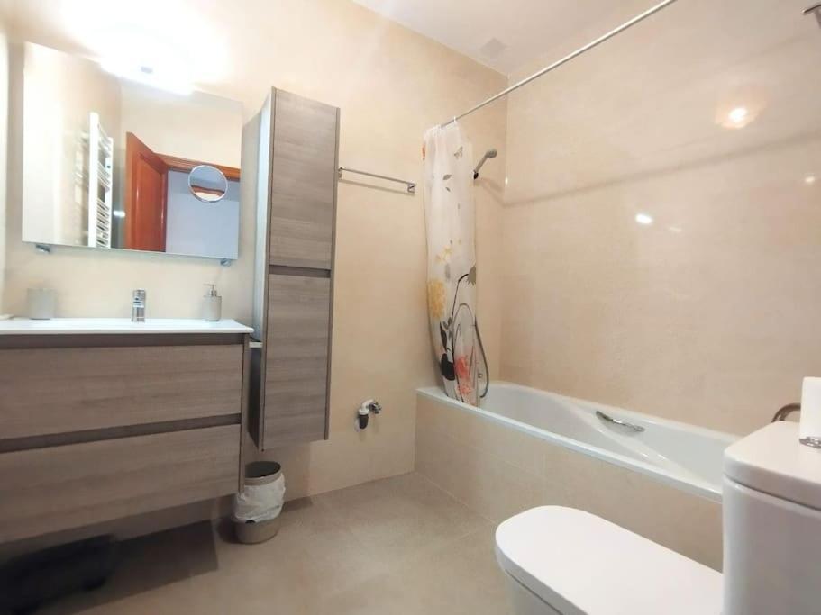 Beautiful 2 Bedroom In Calle Carabeo, نيرخا المظهر الخارجي الصورة