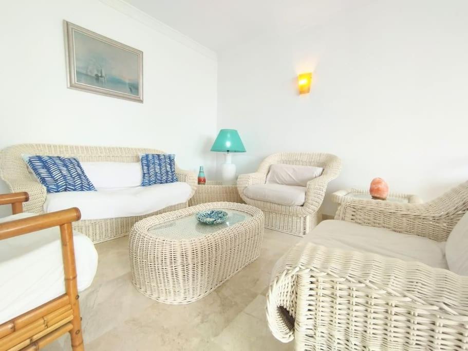Beautiful 2 Bedroom In Calle Carabeo, نيرخا المظهر الخارجي الصورة