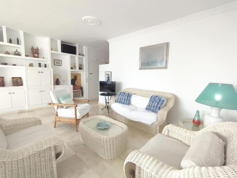 Beautiful 2 Bedroom In Calle Carabeo, نيرخا المظهر الخارجي الصورة